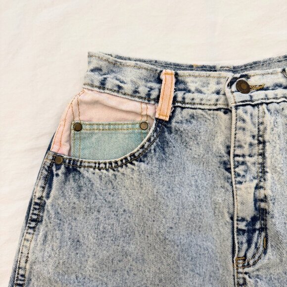Vintage Hollywood Era Denim Skirt | Acid Wash Patch Pocket Mini - Picture 5 of 7
